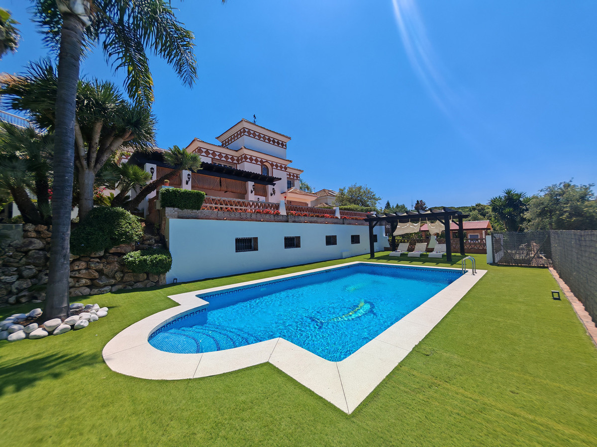 DP-12-R5412553-1 Villa for sale in Elviria