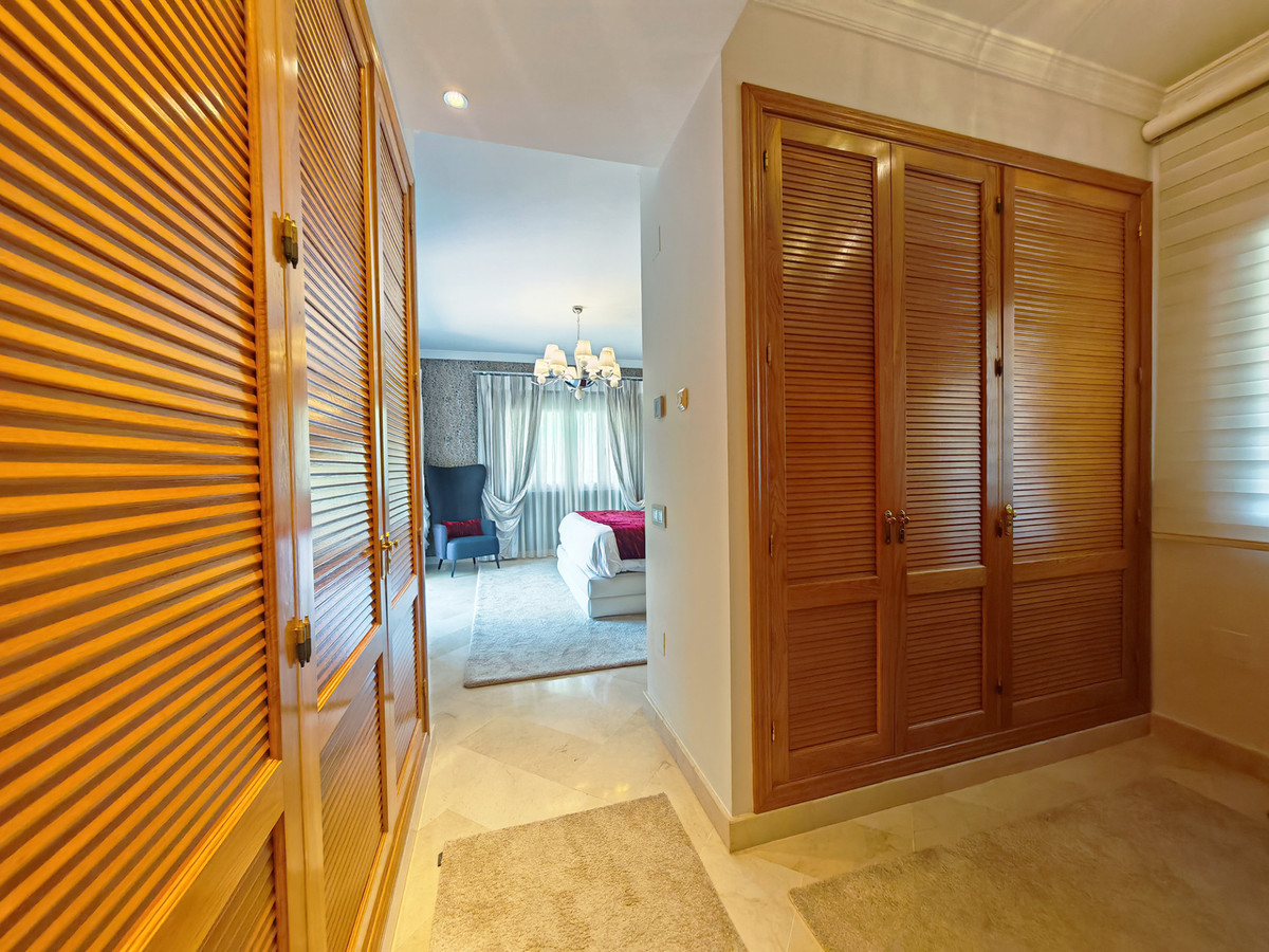 DP-12-R5412553-14 Villa for sale in Elviria
