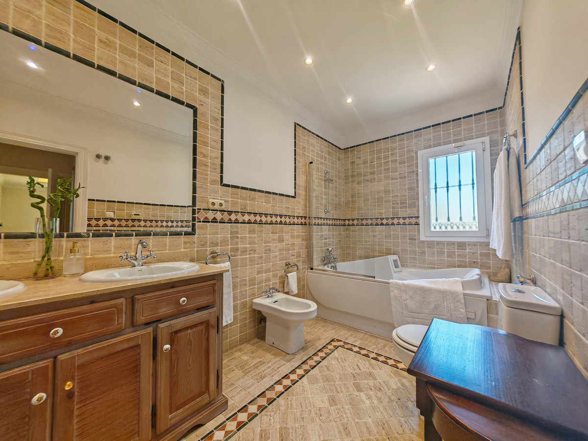 DP-12-R5412553-16 Villa for sale in Elviria