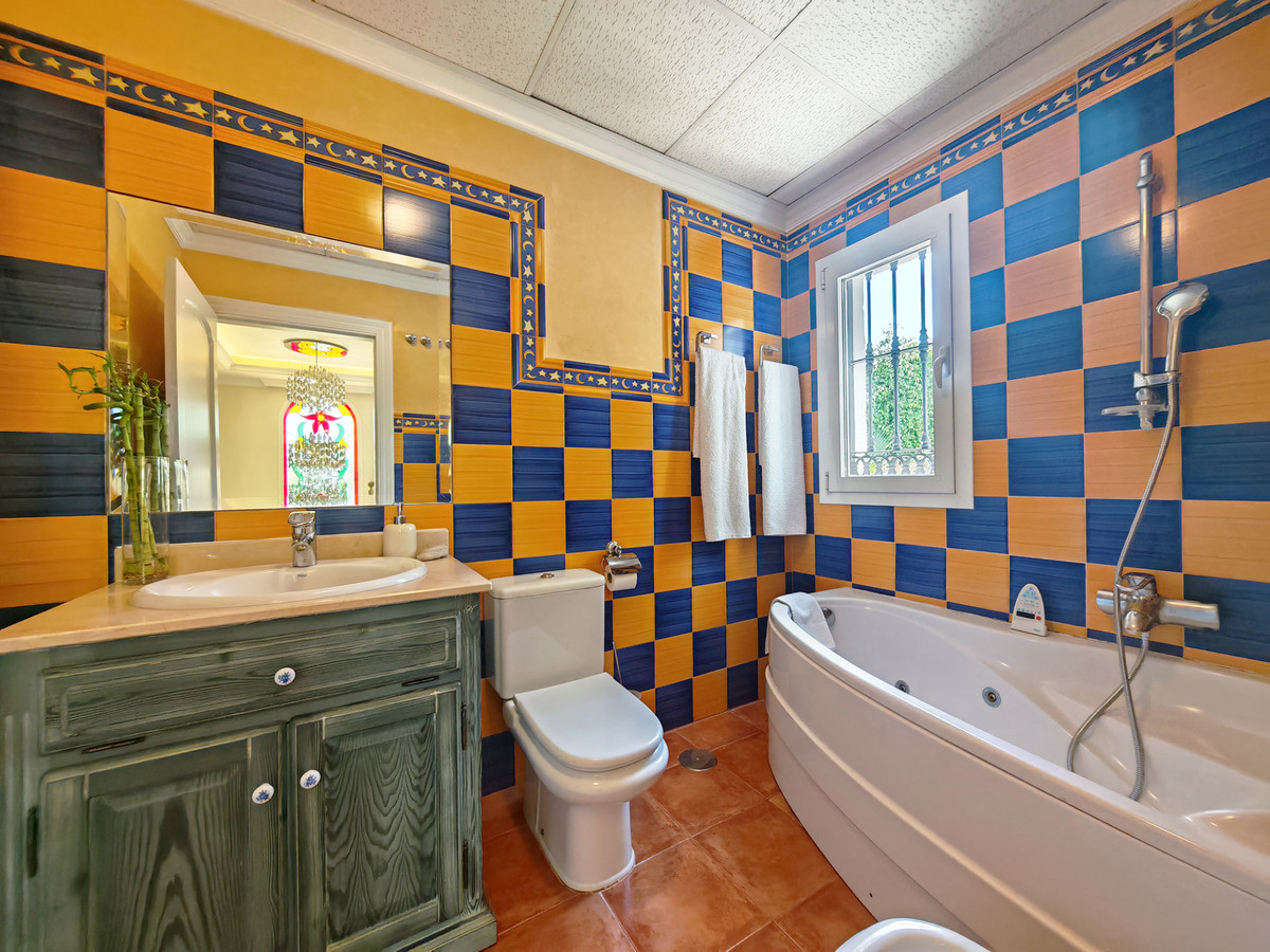 DP-12-R5412553-22 Villa for sale in Elviria
