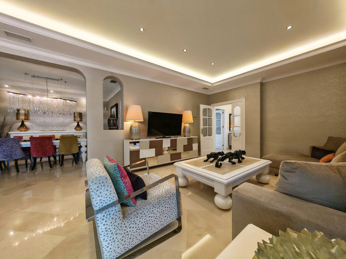 DP-12-R5412553-4 Villa for sale in Elviria
