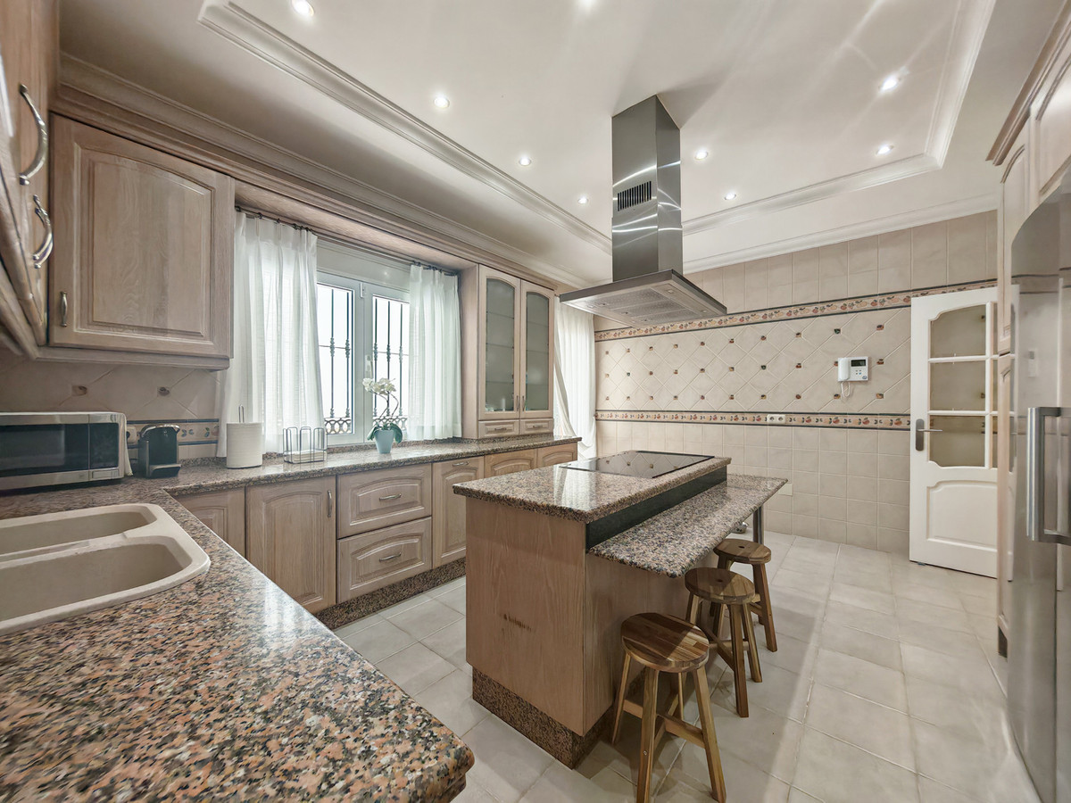 DP-12-R5412553-7 Villa for sale in Elviria