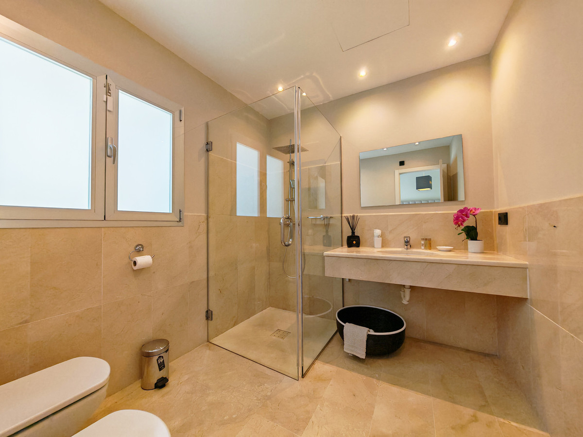 DP-12-R5423632-15 Villa for sale in El Rosario