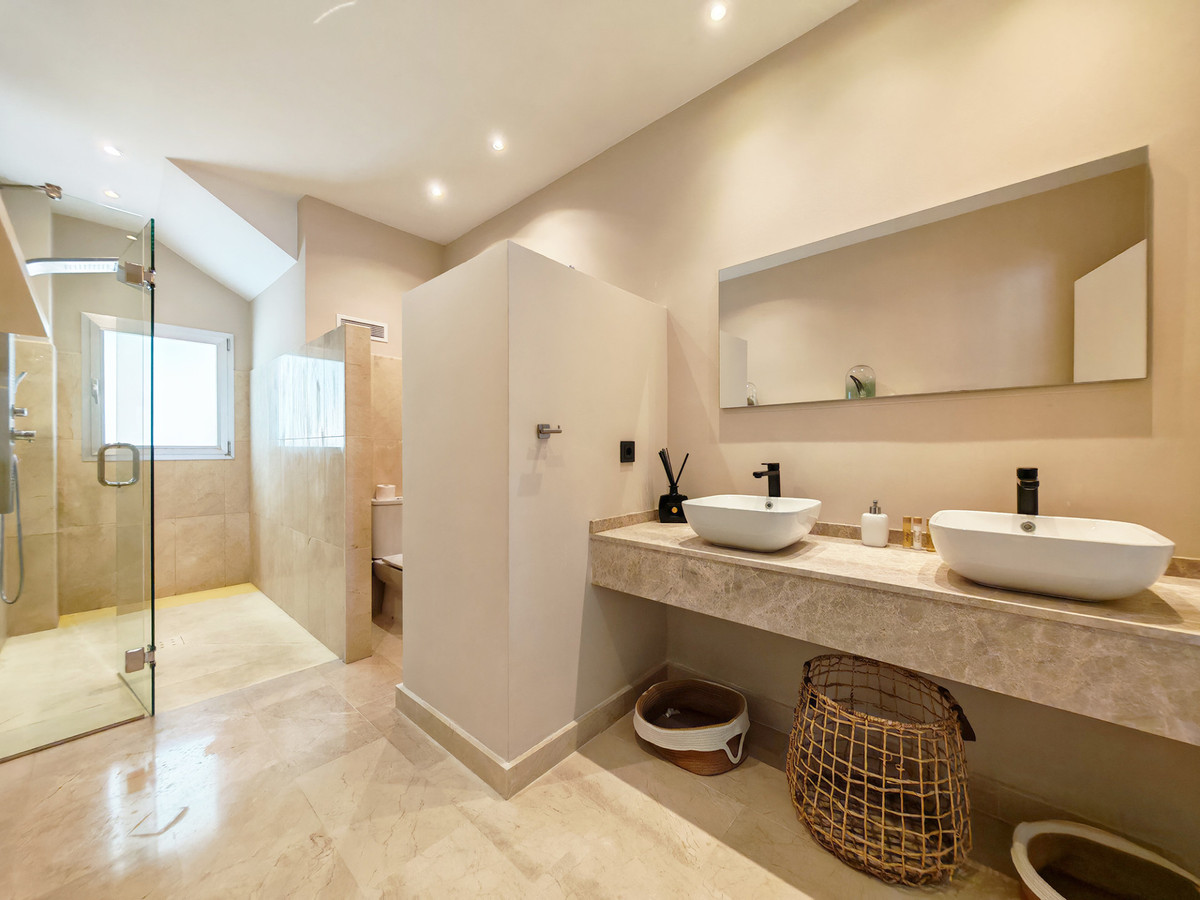 DP-12-R5423632-21 Villa for sale in El Rosario