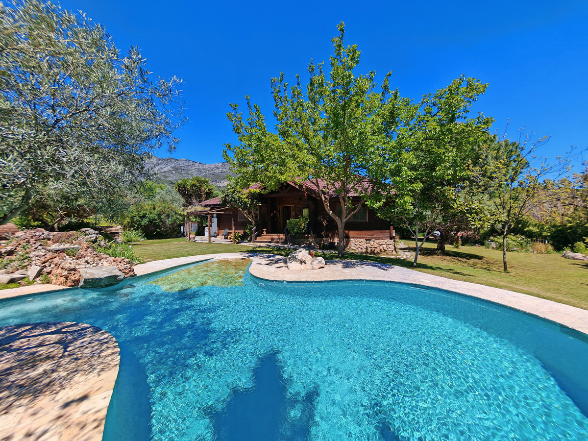 Finca for sale in Ojén