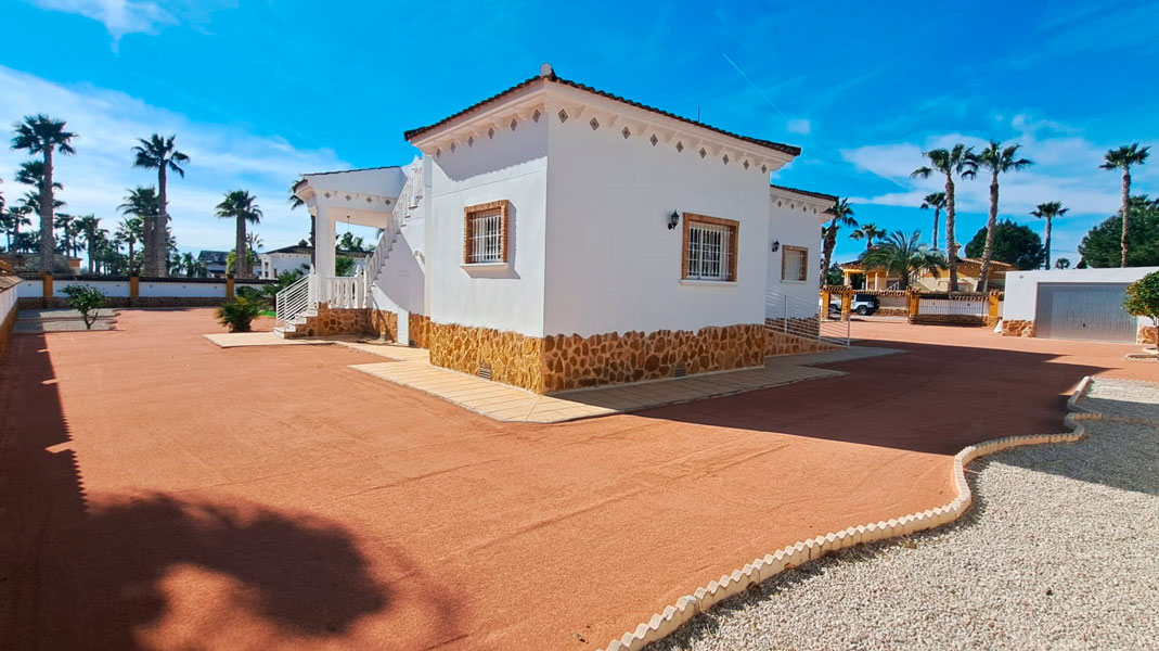 Finca for sale in Catral