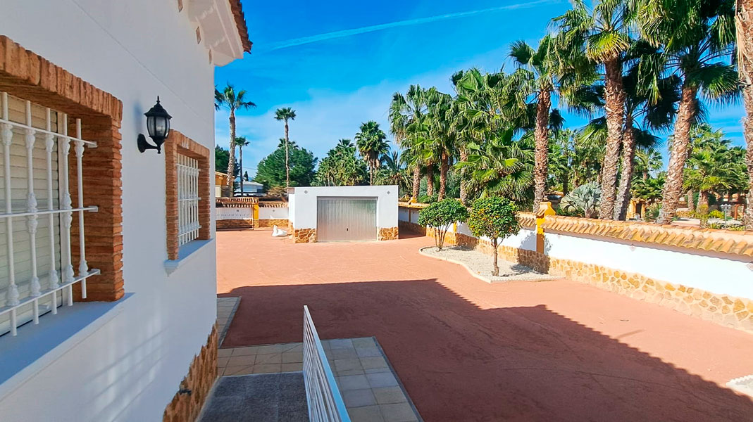 Finca for sale in Catral
