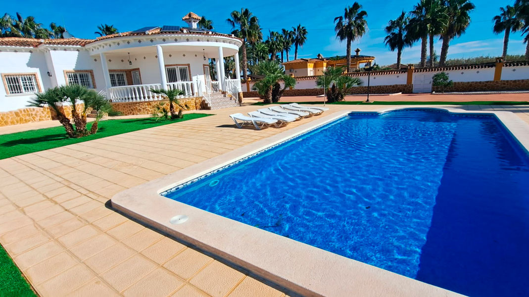 Finca for sale in Catral