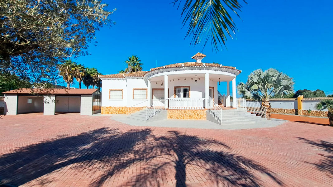 Finca for sale in Catral