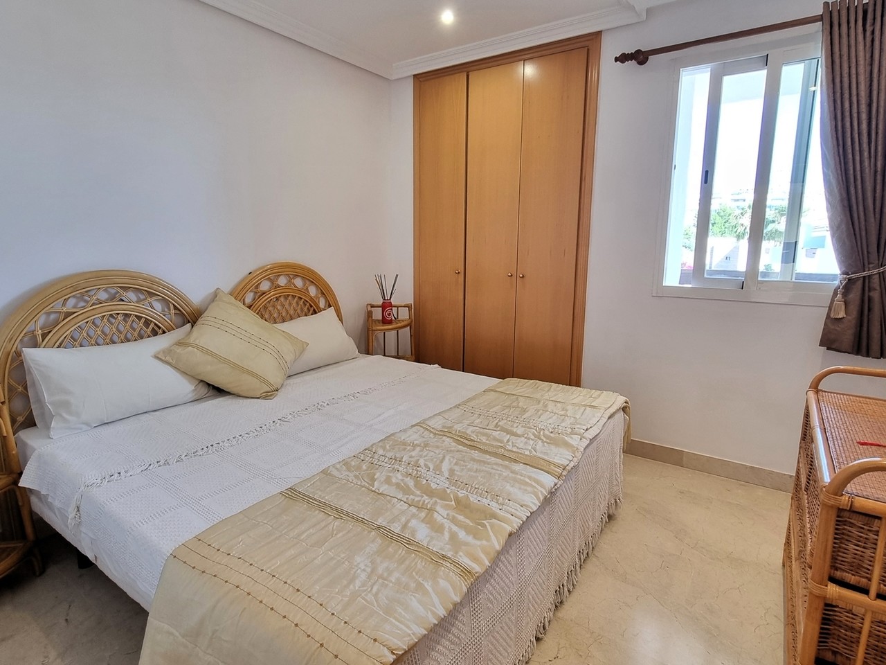 DP-17-B2488-18 Apartment for sale in Estepona