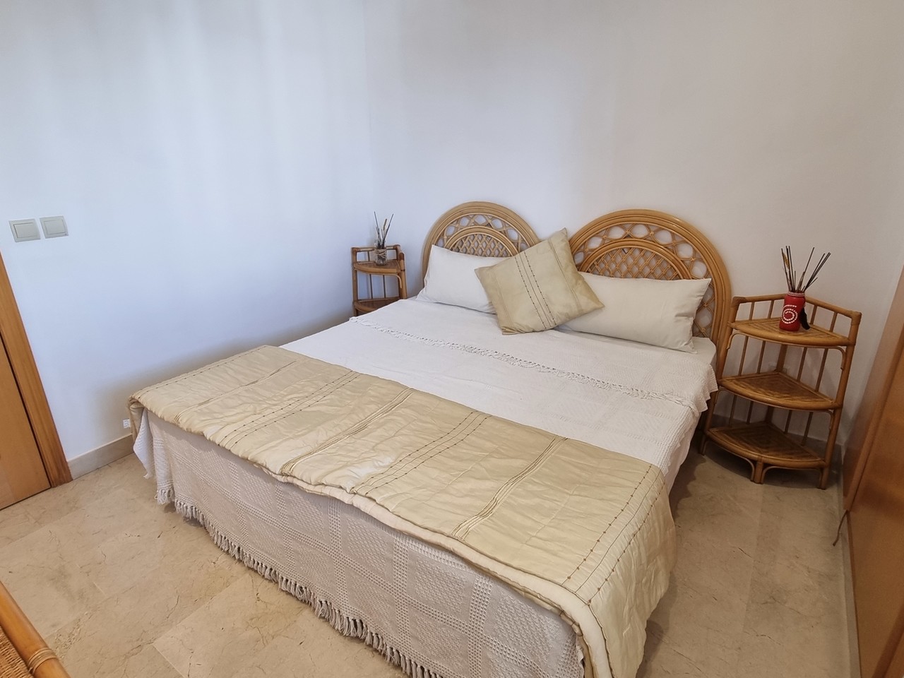 DP-17-B2488-19 Apartment for sale in Estepona