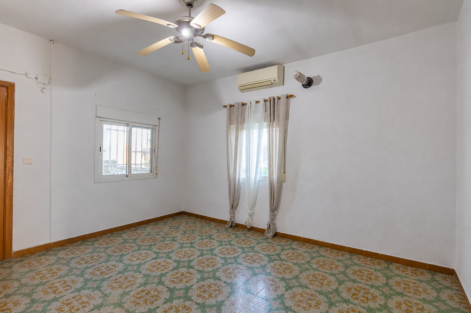 Villa for sale in Riba-Roja de Túria