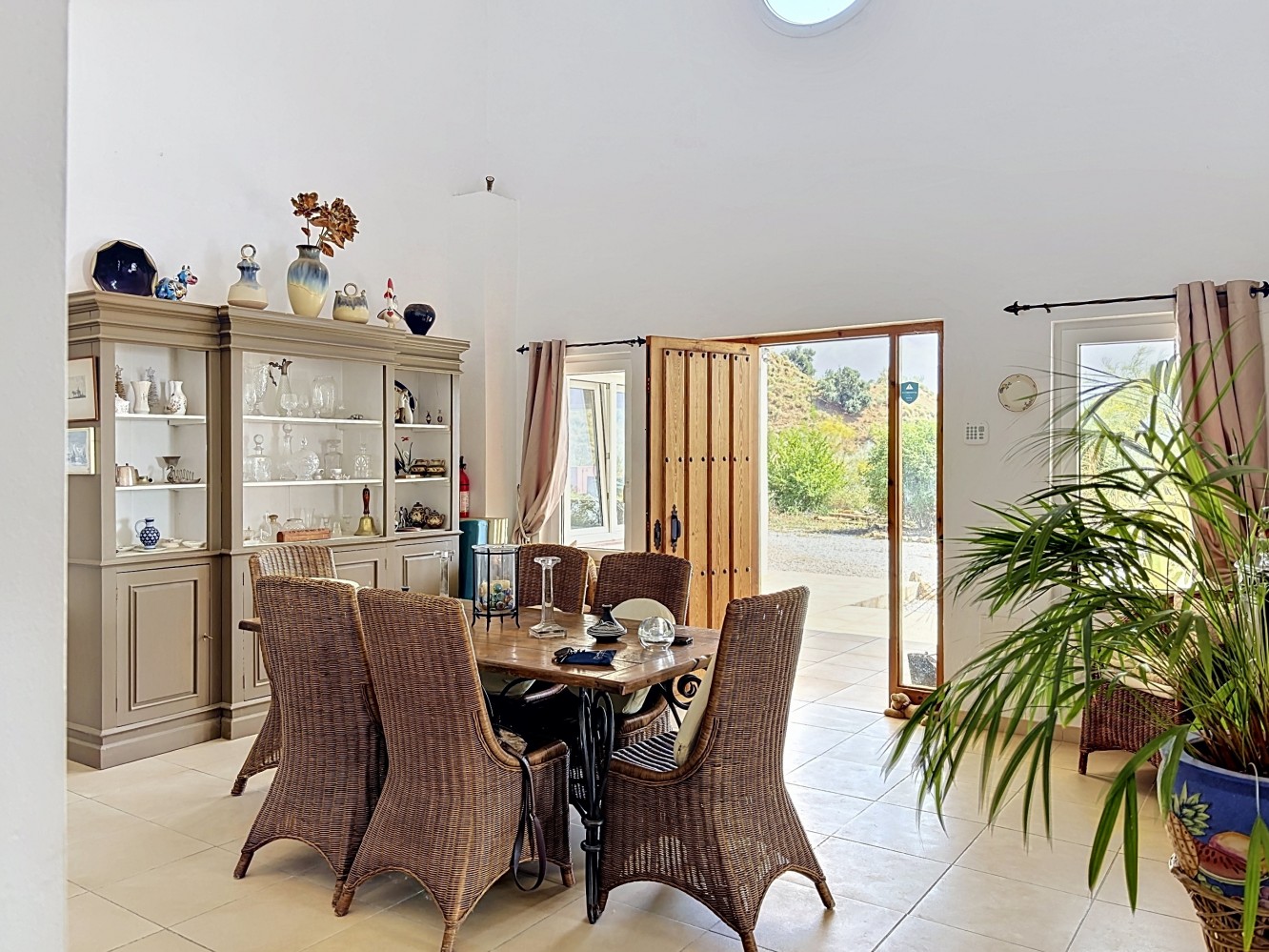 Villa for sale in Canillas de Aceituno