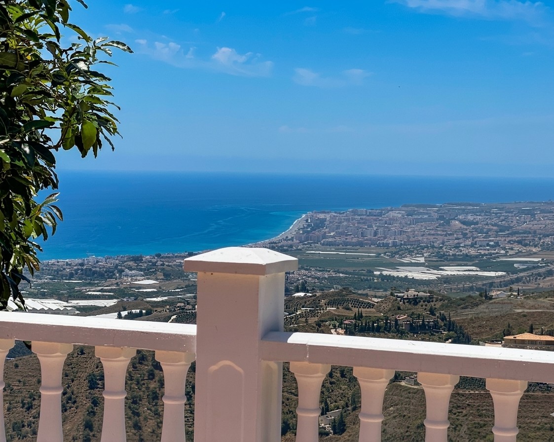 Villa for sale in Arenas