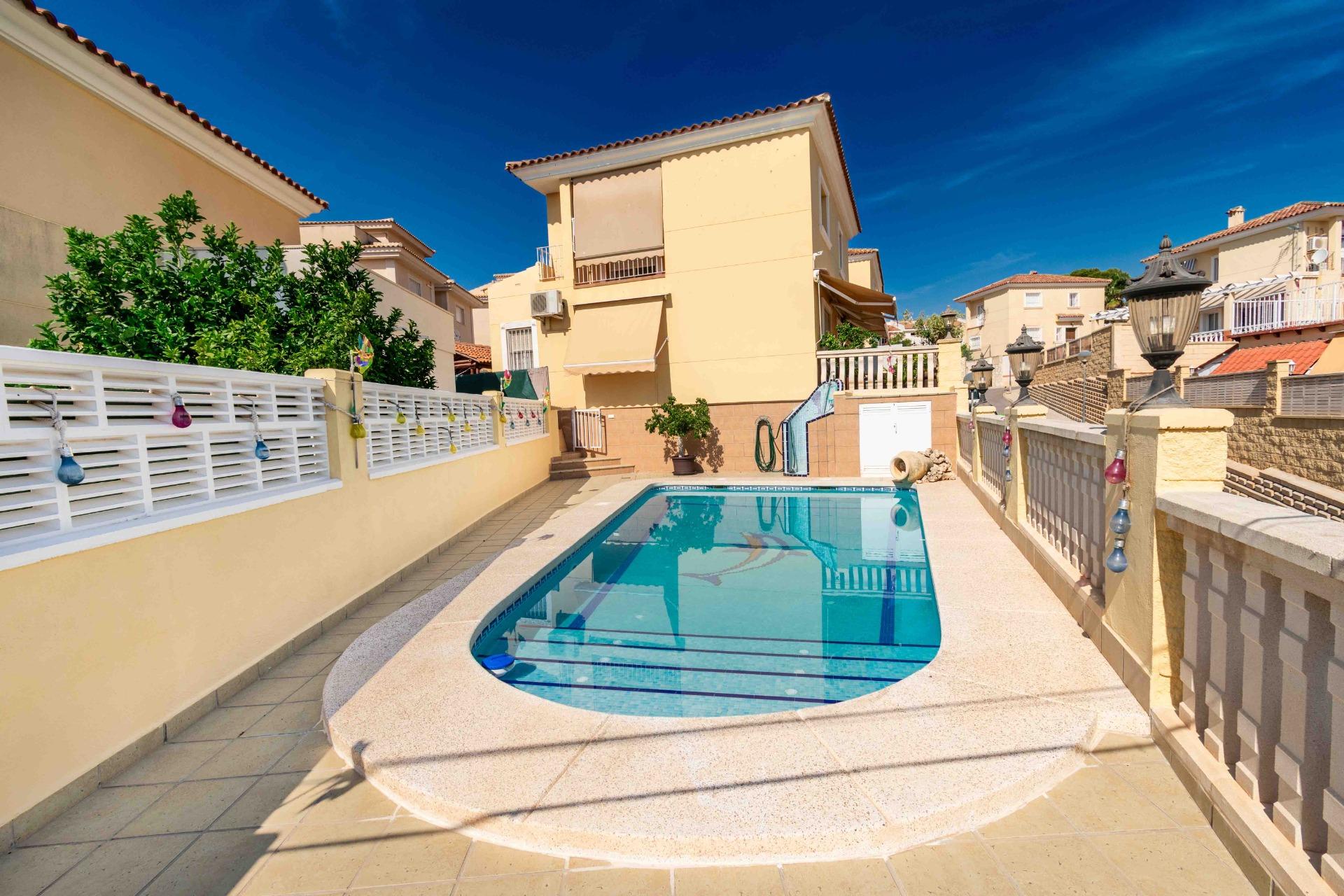 Villa for sale in La Nucía