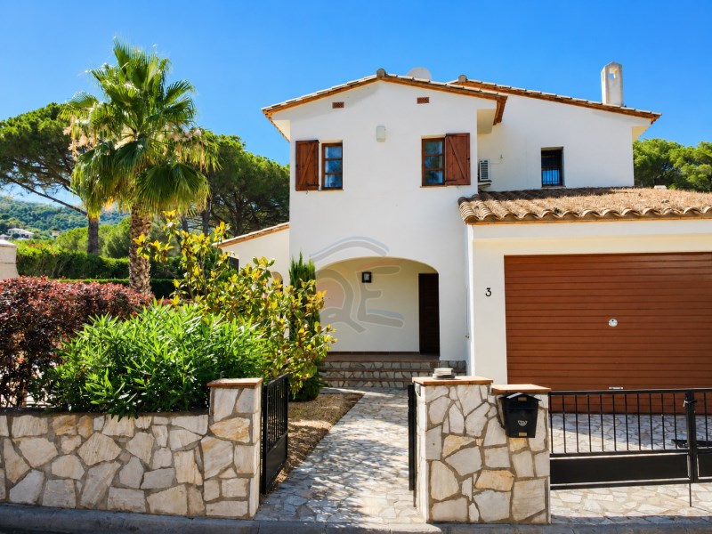 Villa for sale in Calonge