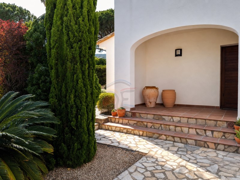 Villa for sale in Calonge