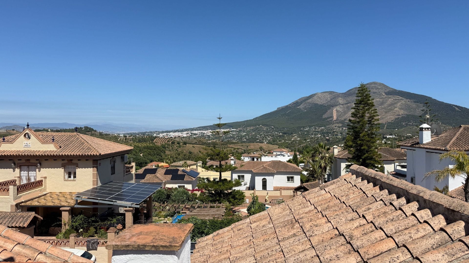 Villa for sale in Coín