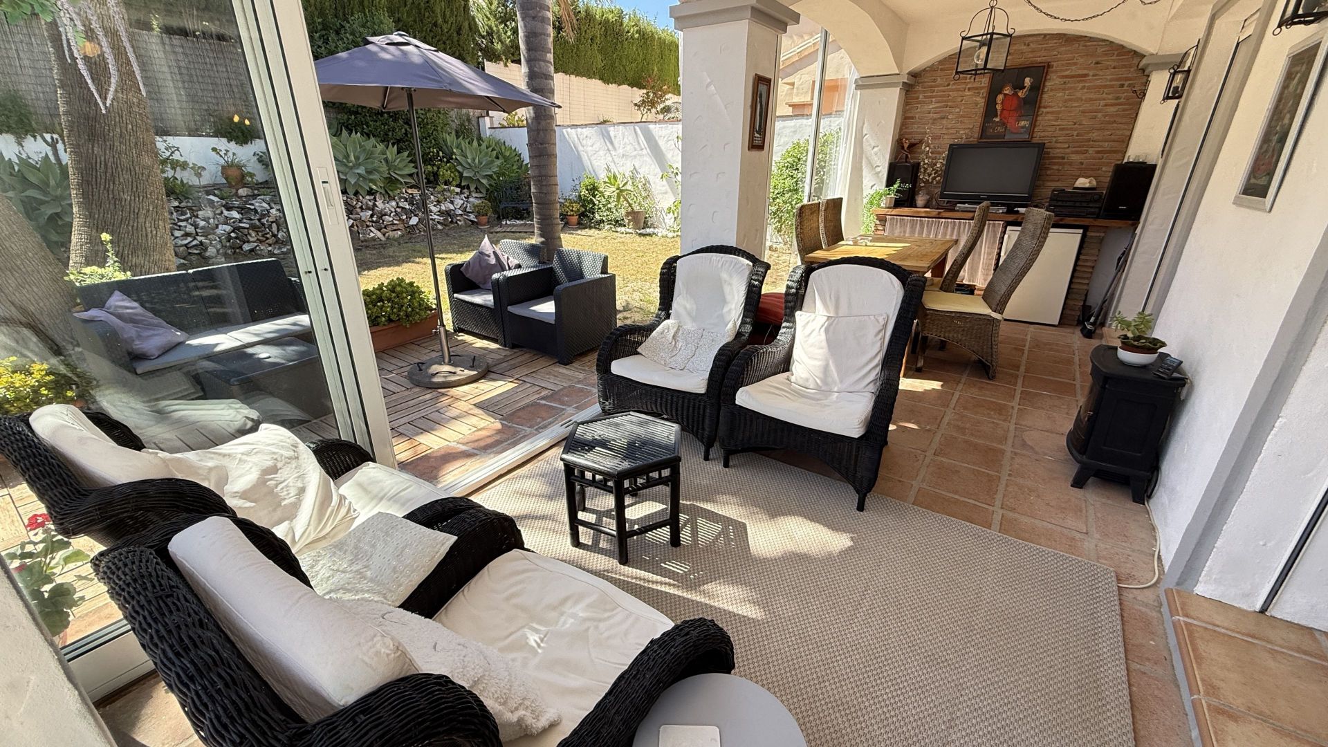 Villa for sale in Coín