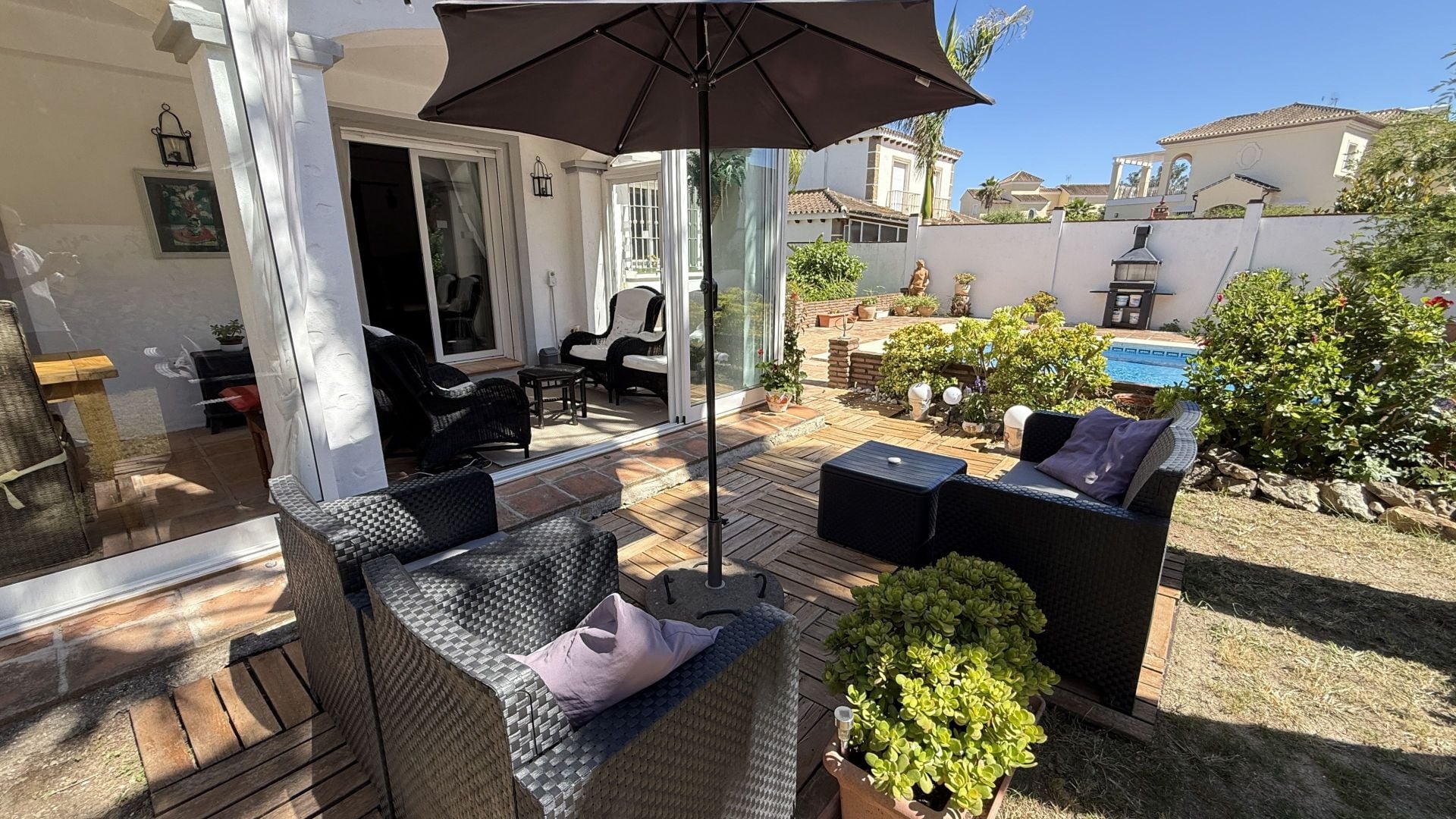 Villa for sale in Coín
