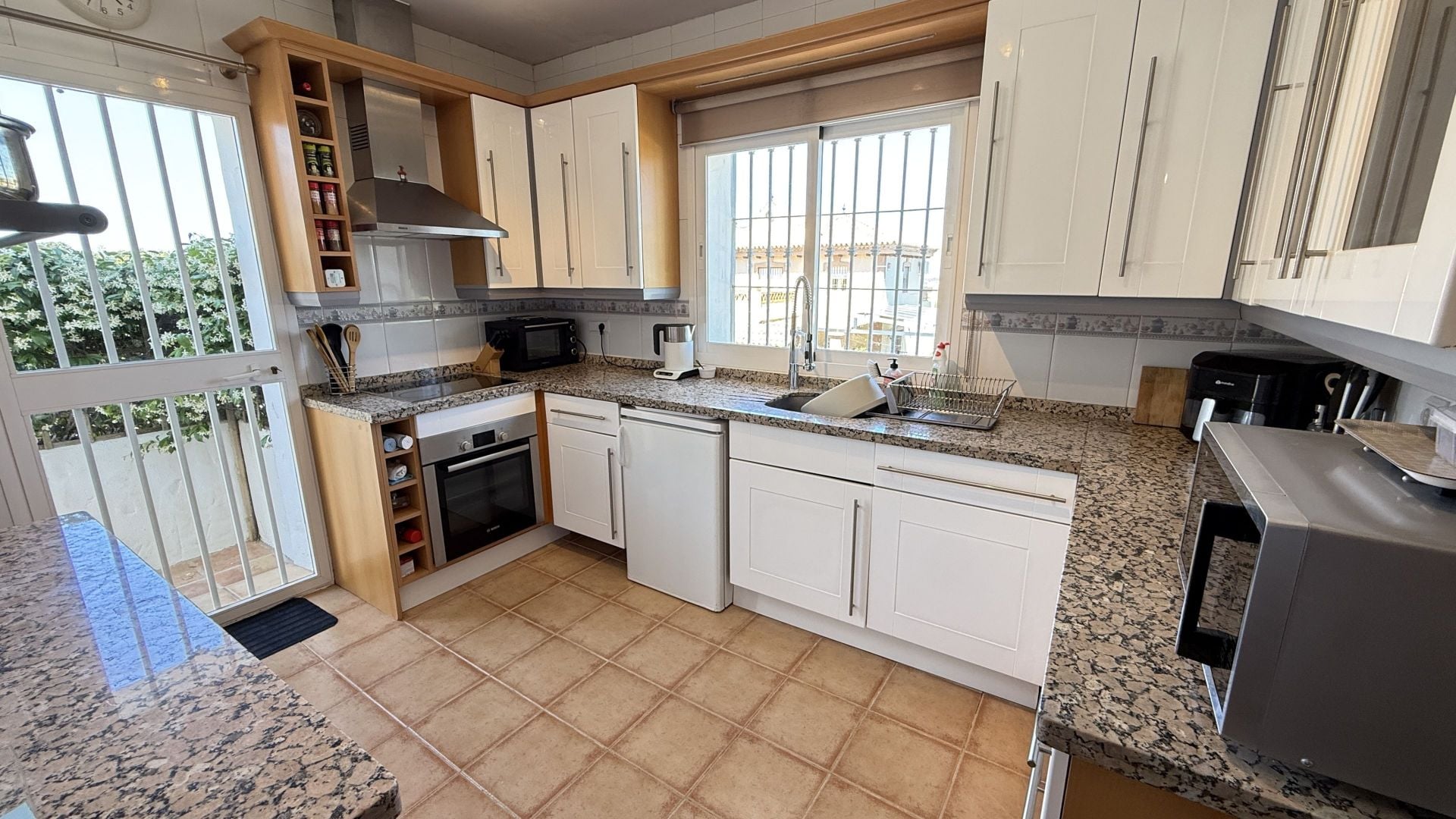 Villa for sale in Coín