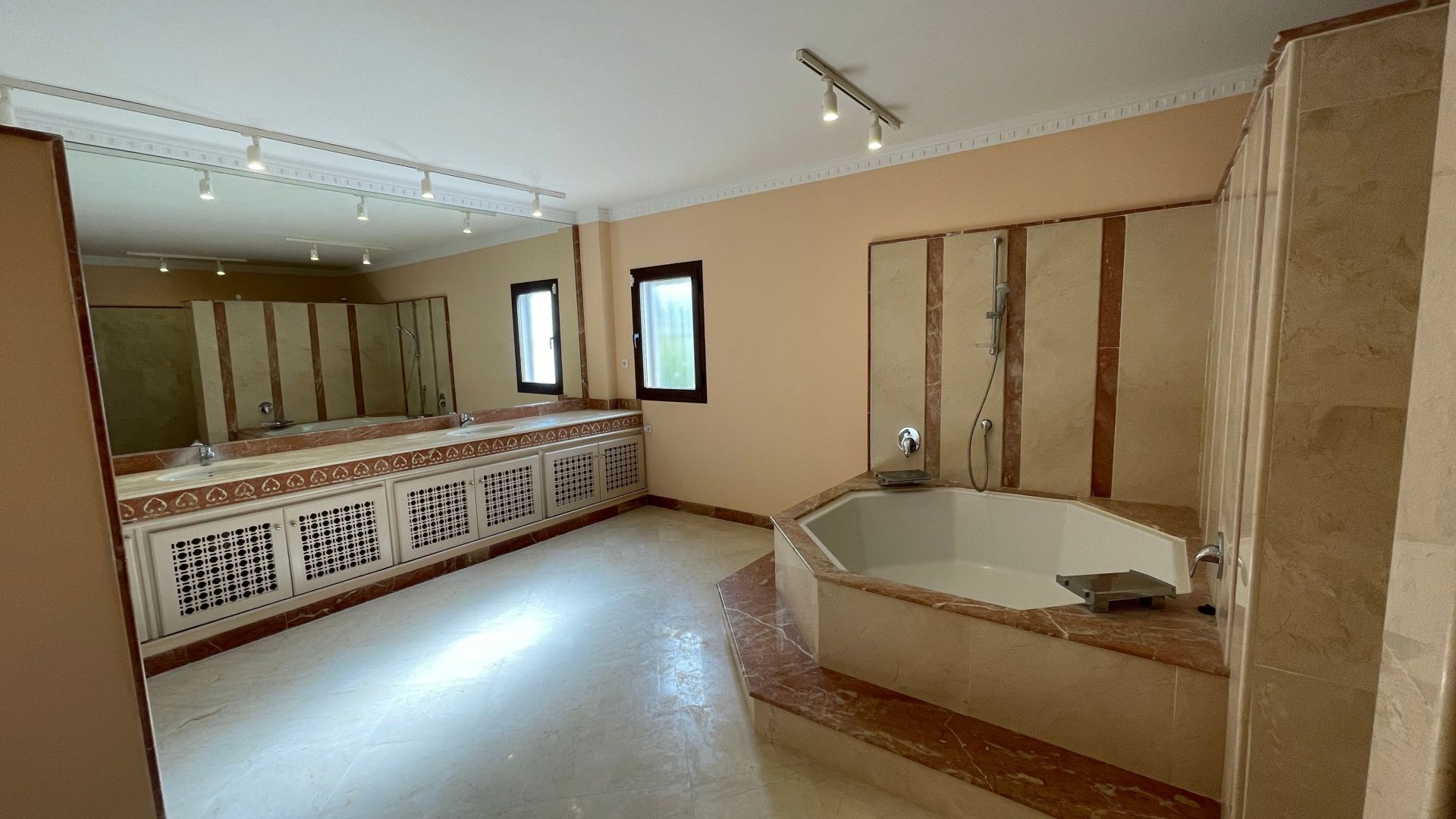 Villa for sale in Alhaurín el Grande