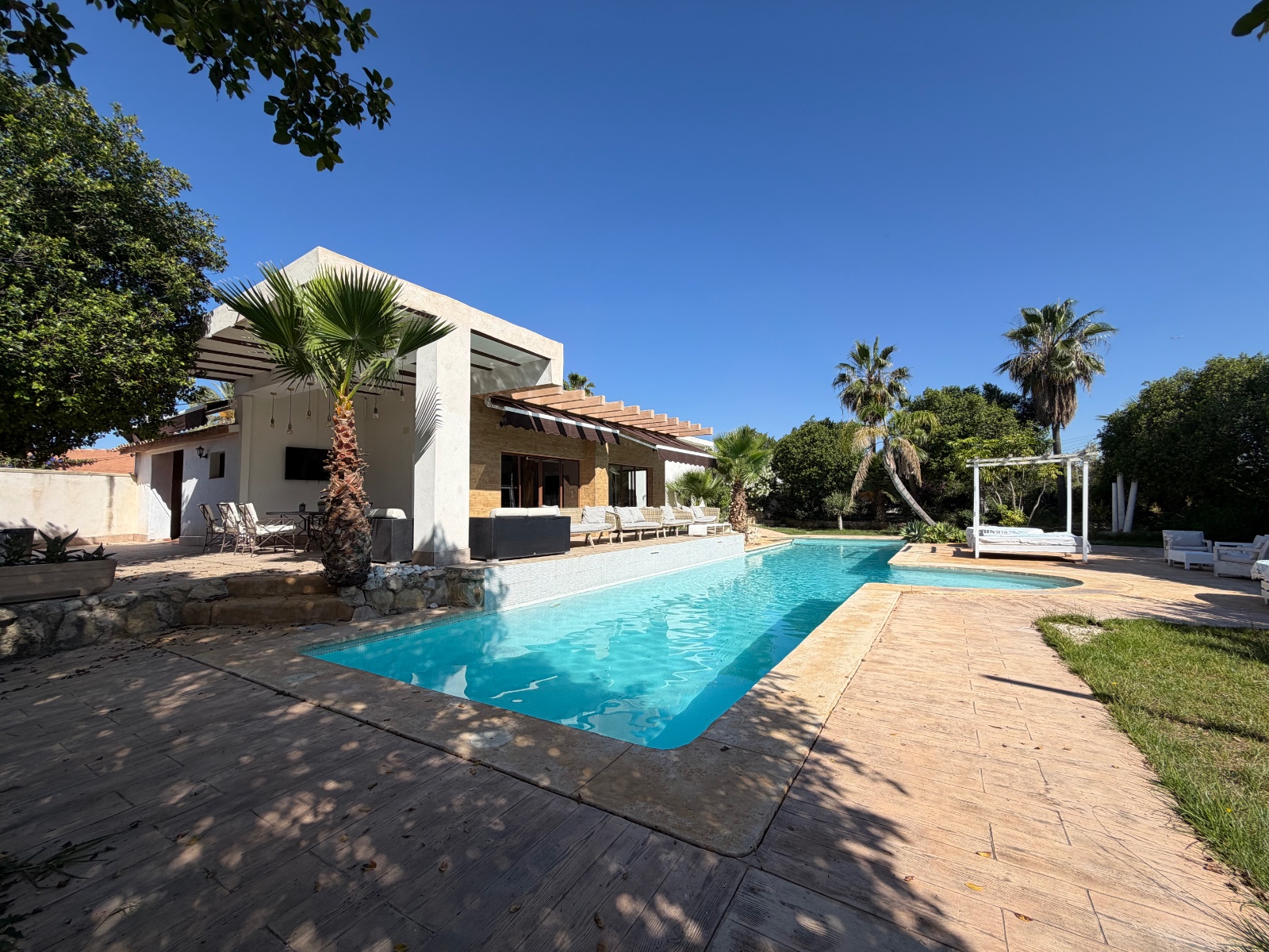 DP-54-VA2000-3 Villa for sale in Elche