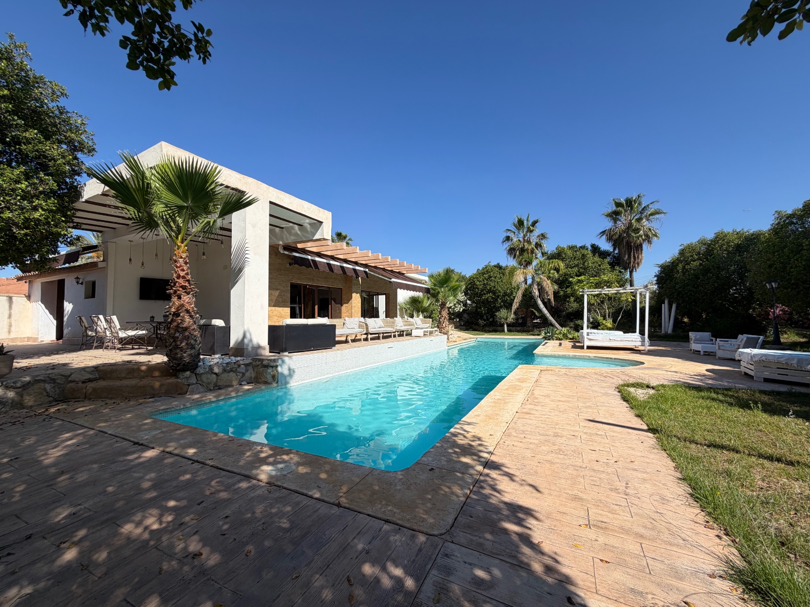 DP-54-VA2000-5 Villa for sale in Elche