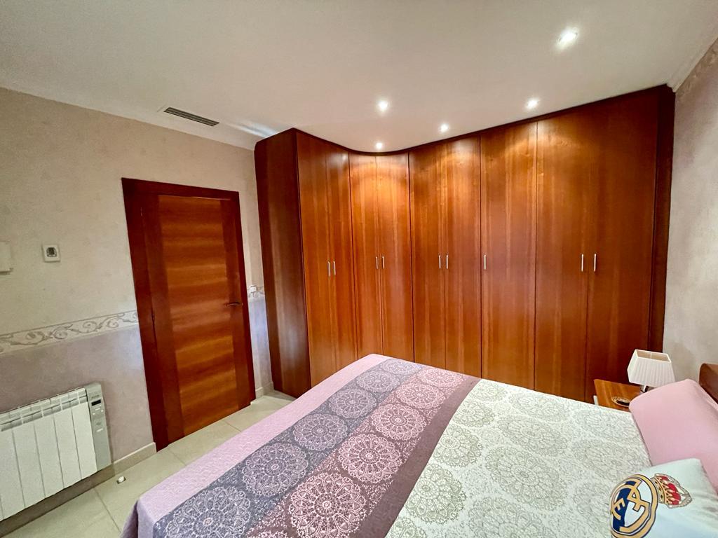 Villa for sale in Albatera