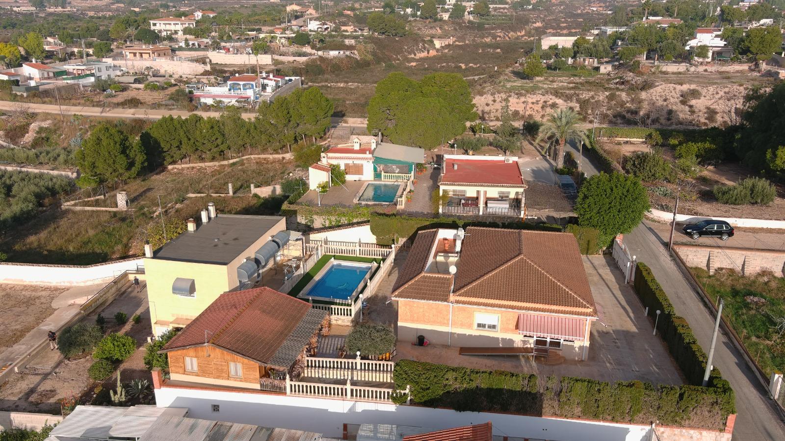 Villa for sale in Albatera