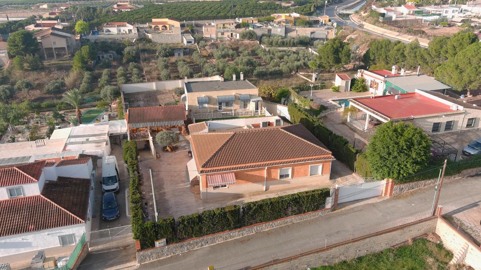 Villa for sale in Albatera