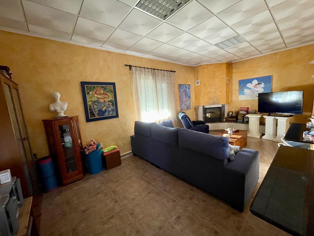 Villa for sale in Albatera