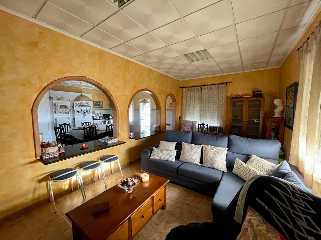Villa for sale in Albatera