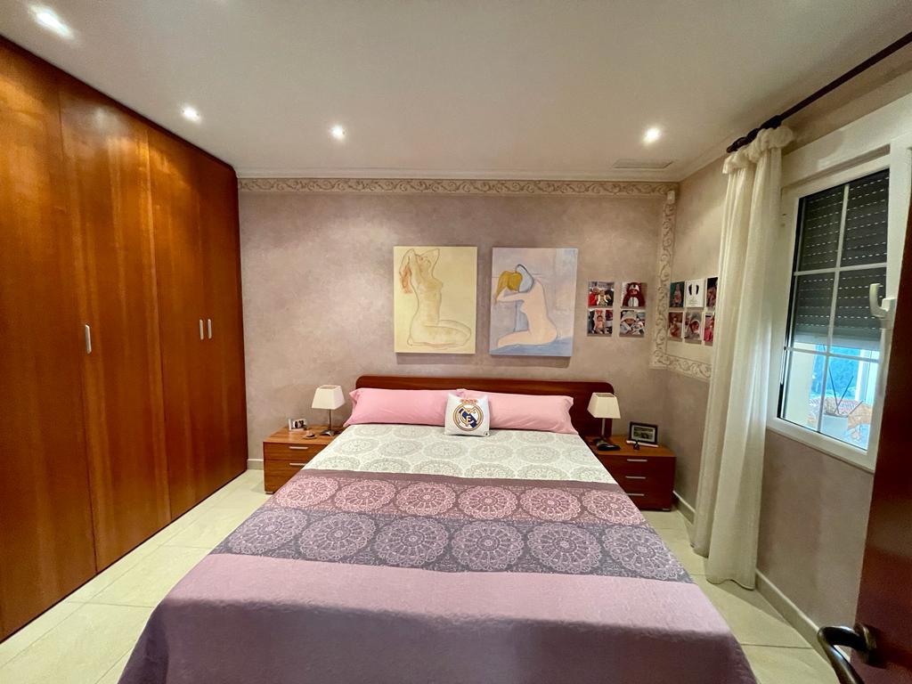 Villa for sale in Albatera