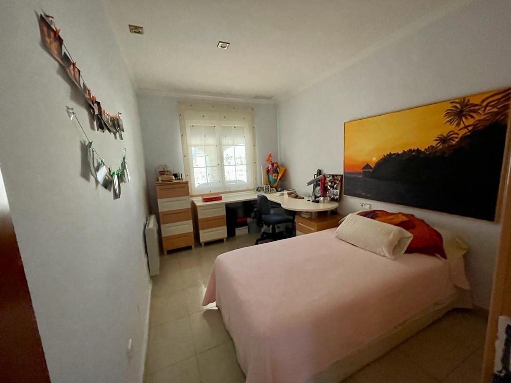 Villa for sale in Albatera