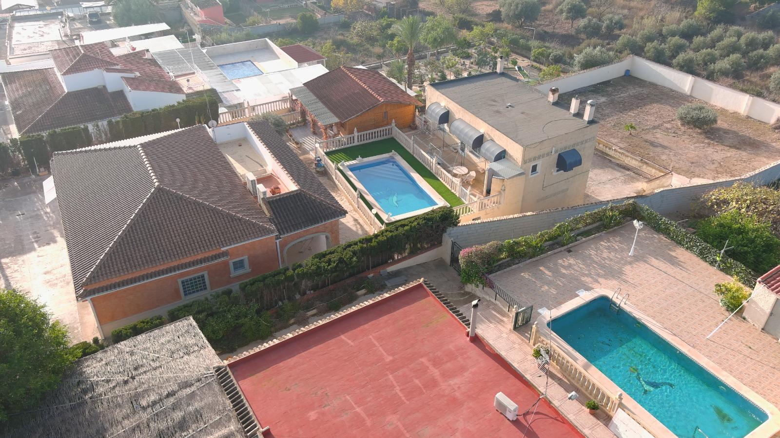 Villa for sale in Albatera