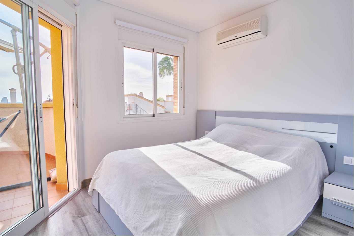 Villa for sale in Los Montesinos
