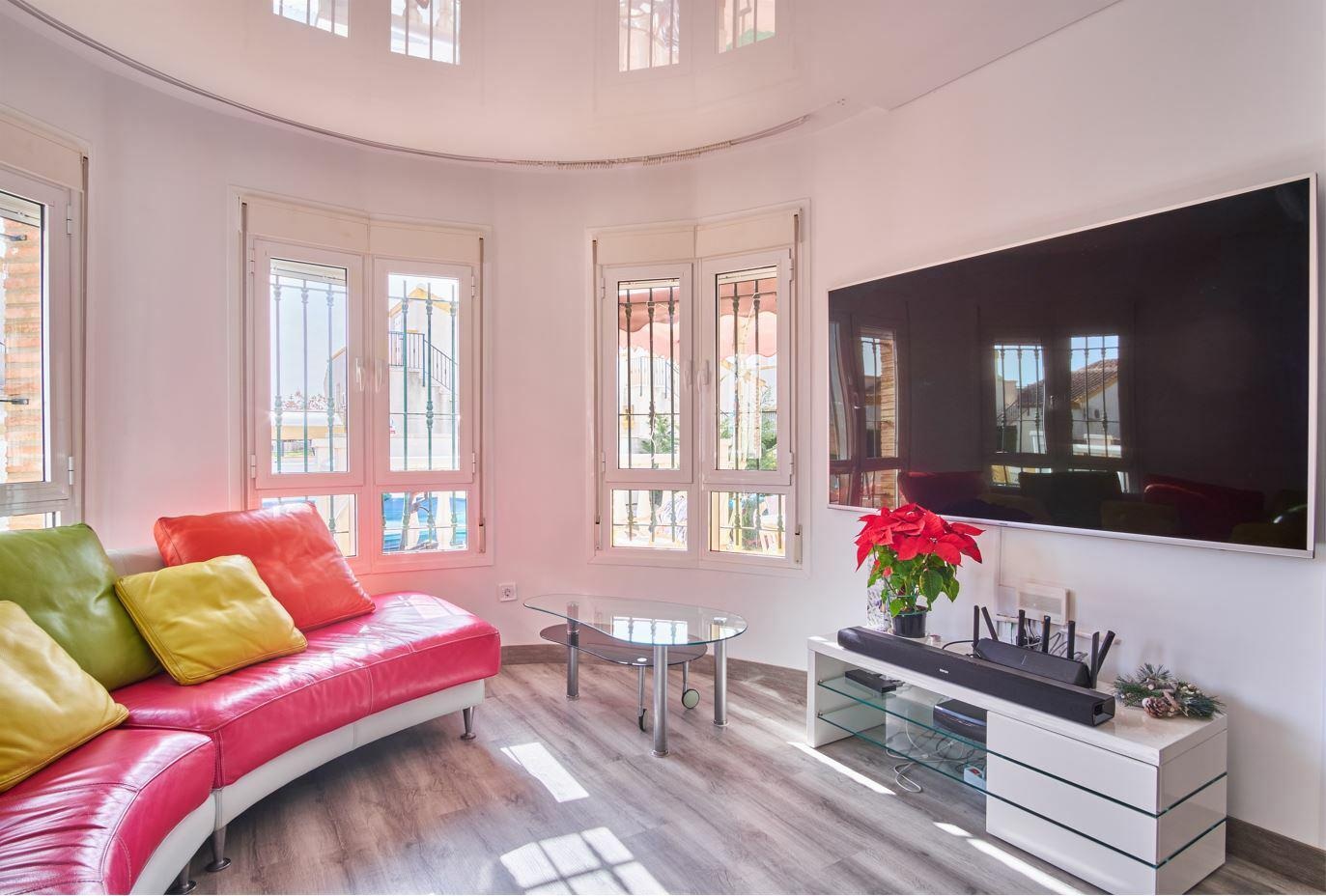 Villa for sale in Los Montesinos