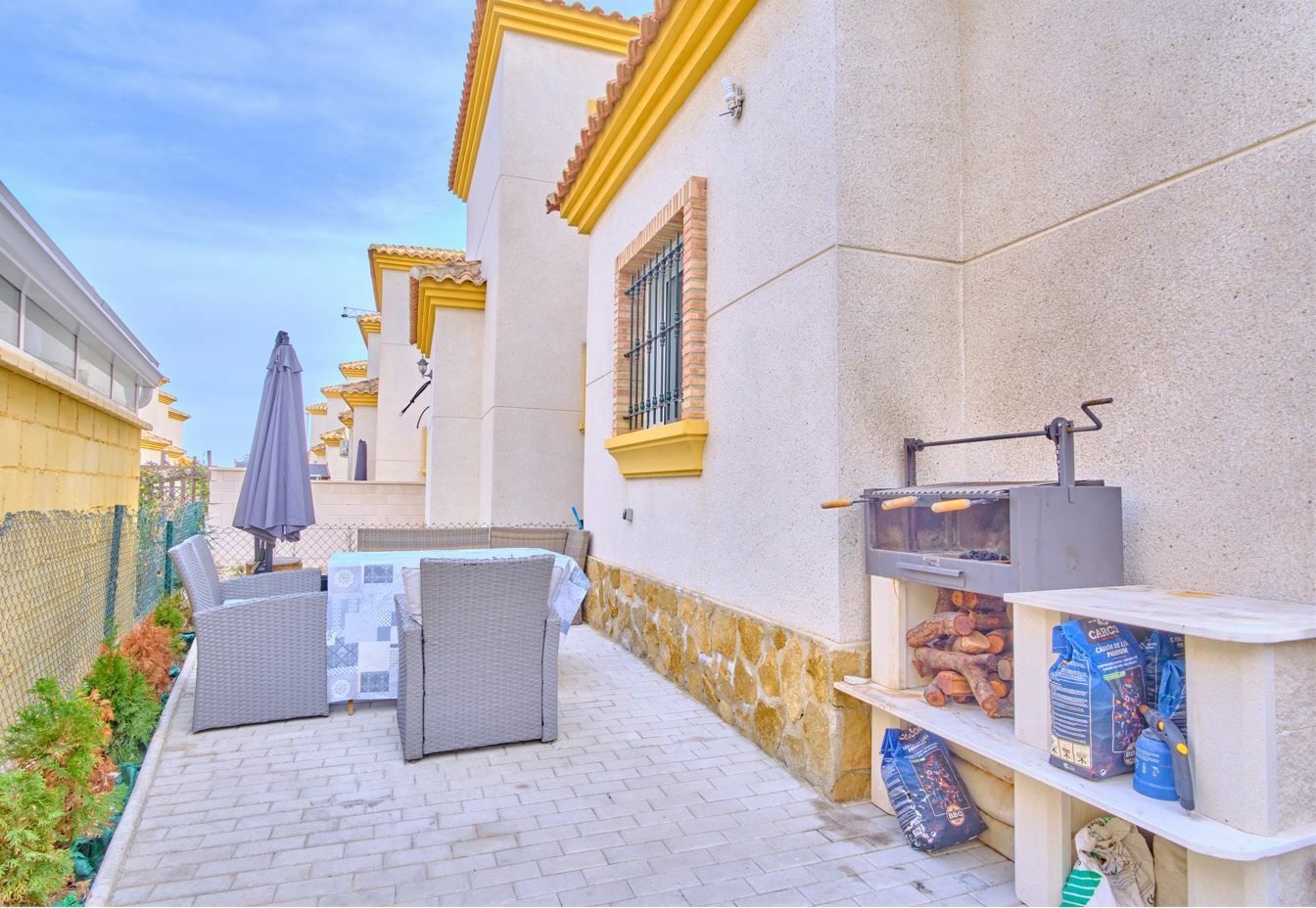 Villa for sale in Los Montesinos