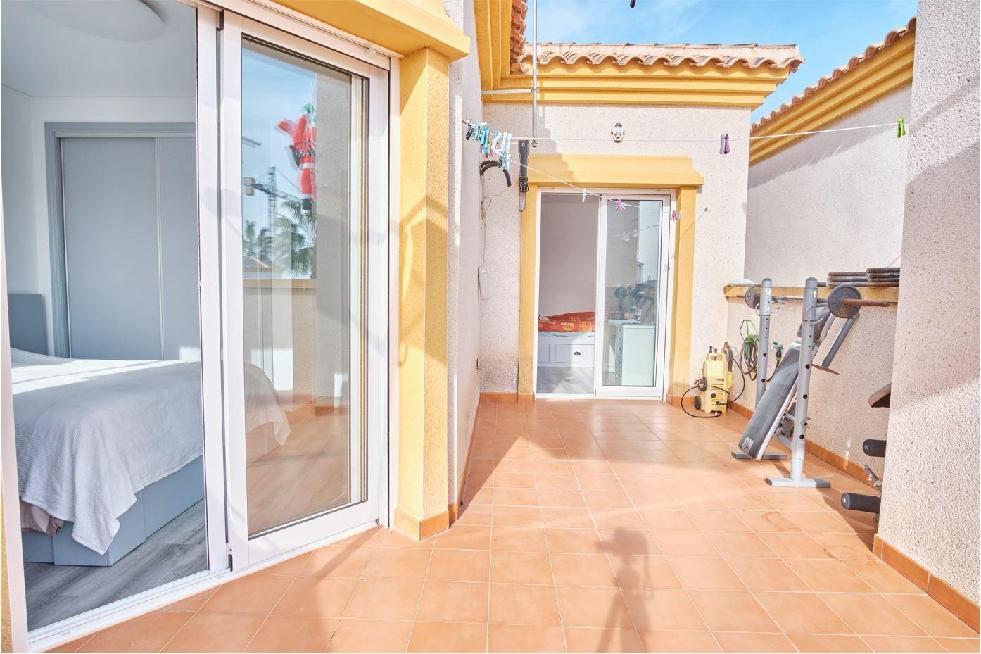 Villa for sale in Los Montesinos