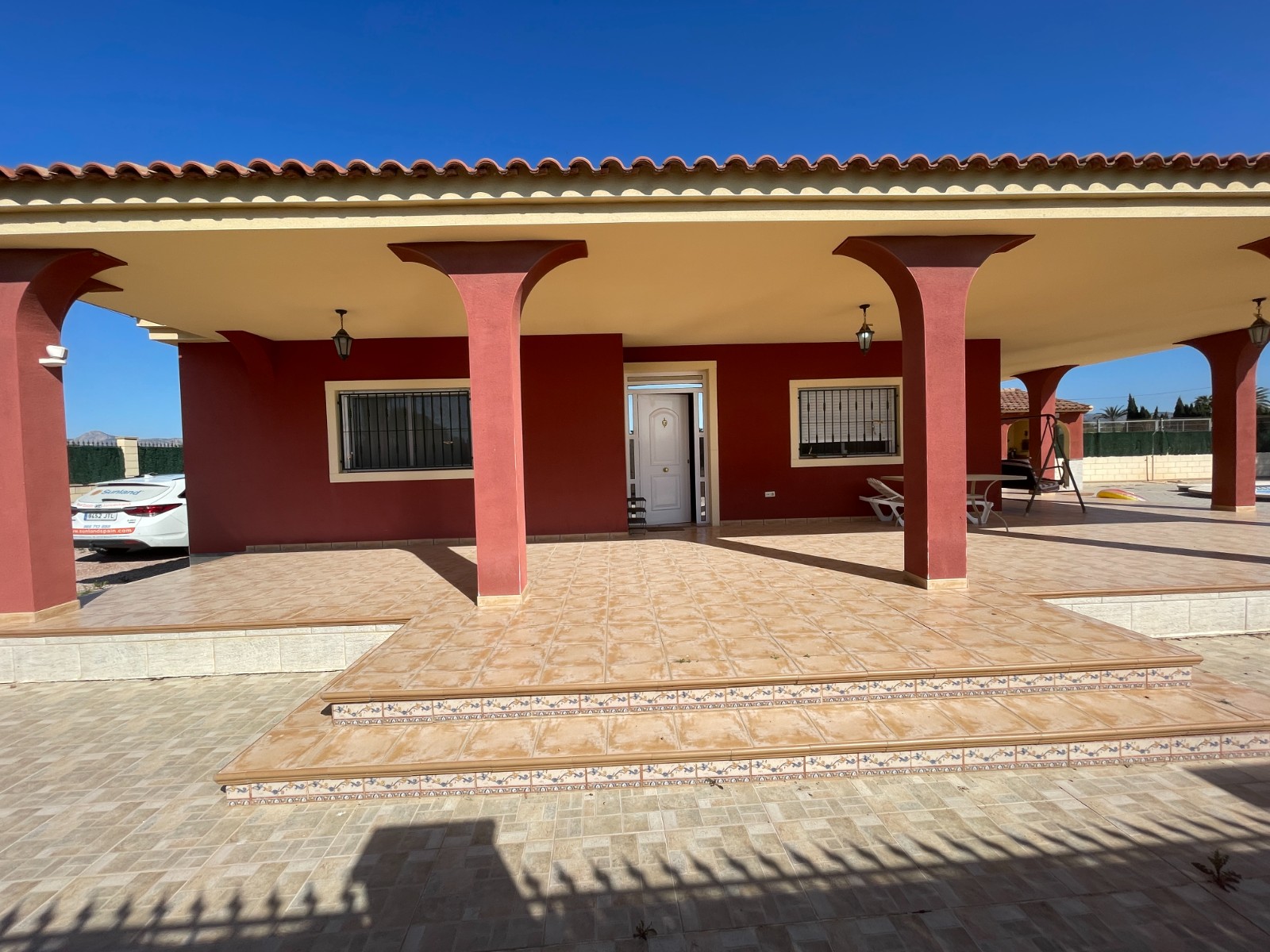 Villa for sale in Albatera