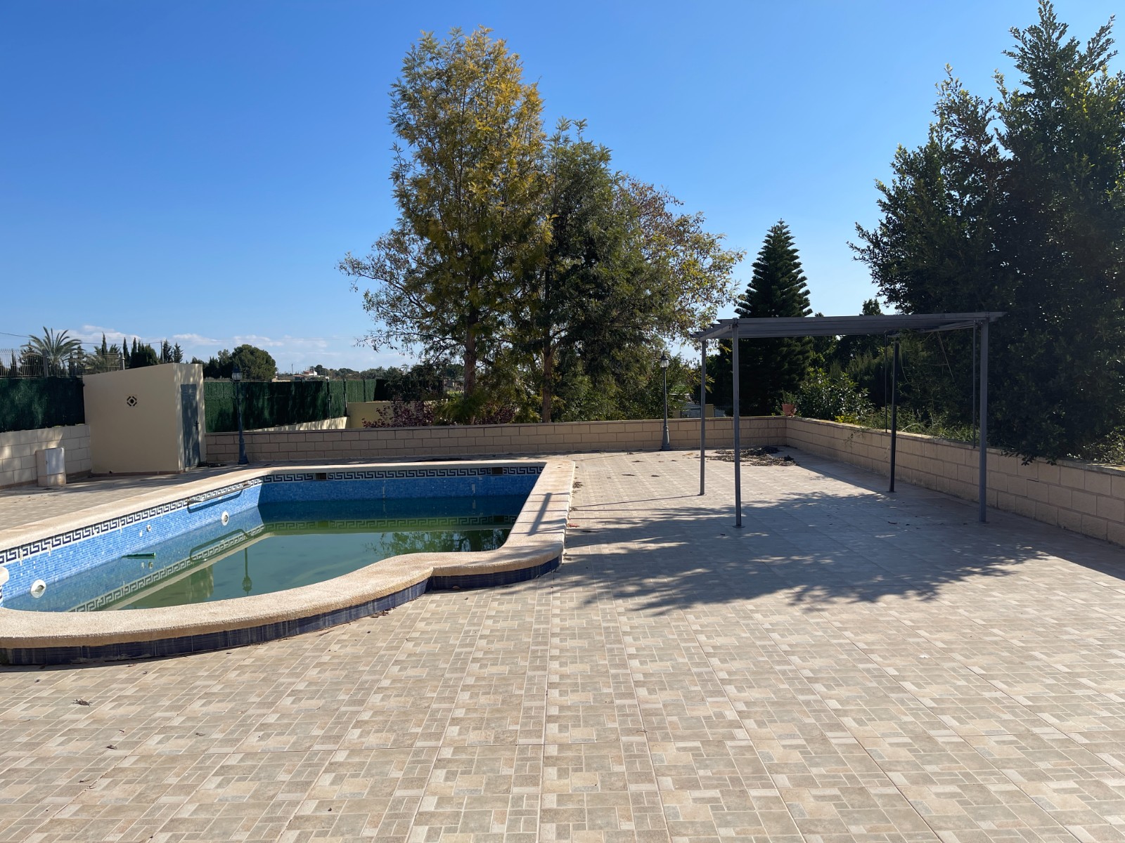 Villa for sale in Albatera
