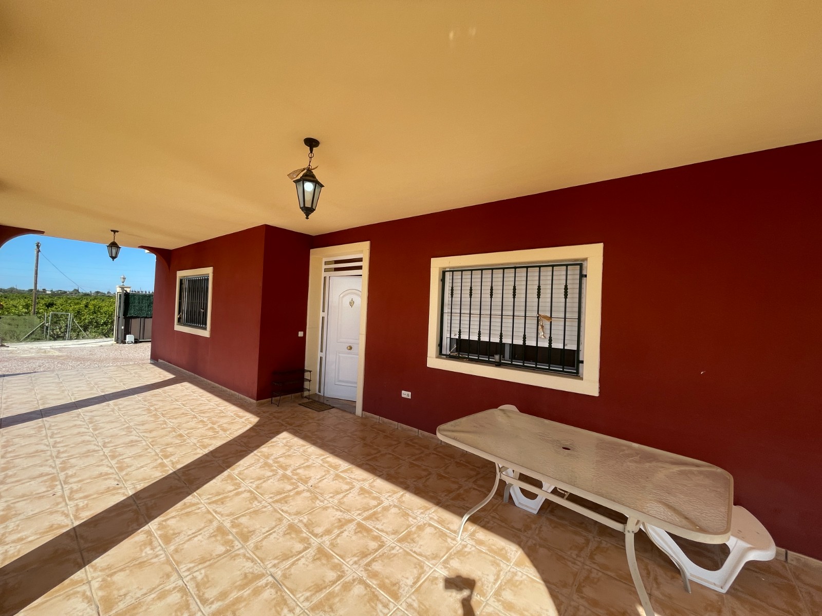 Villa for sale in Albatera