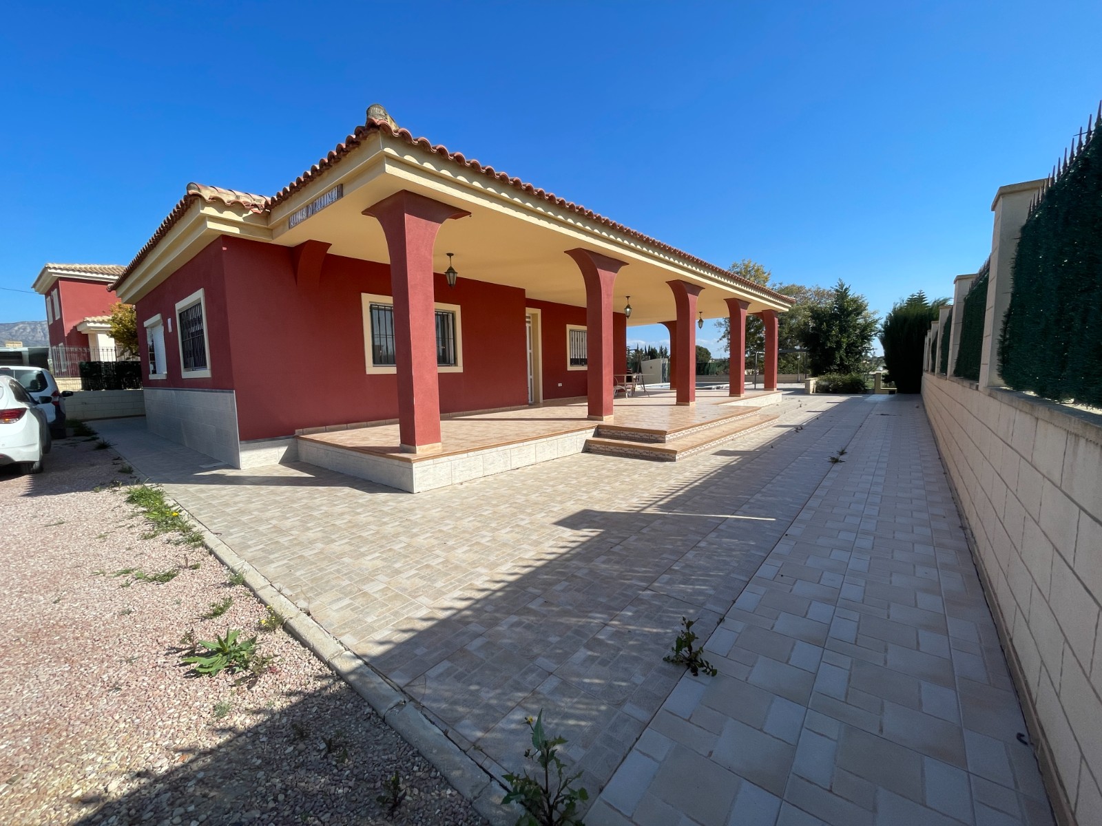 Villa for sale in Albatera