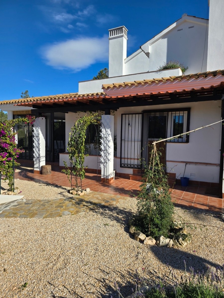 Villa for sale in Fuente Alamo