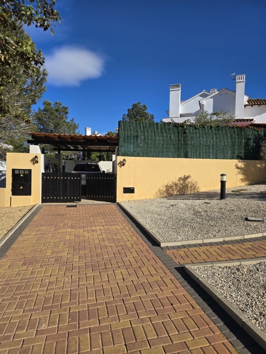 Villa for sale in Fuente Alamo