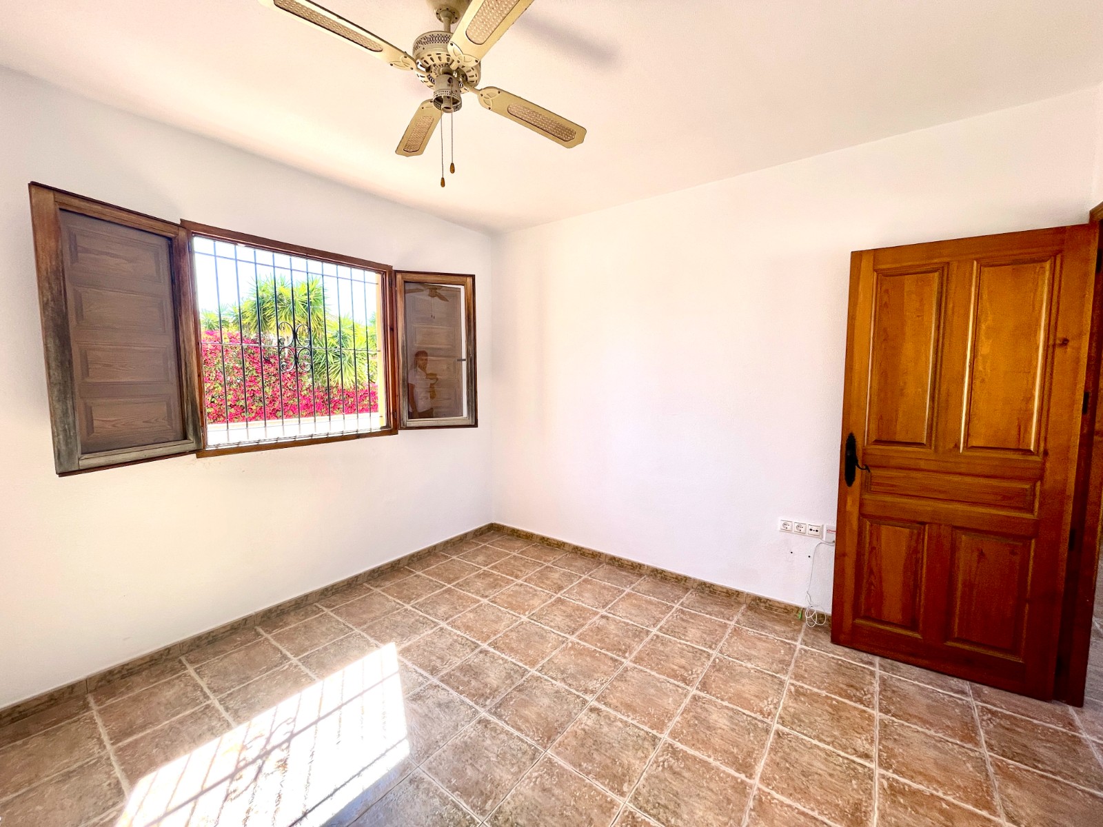 DP-75-SLS1590-16 Villa for sale in Catral