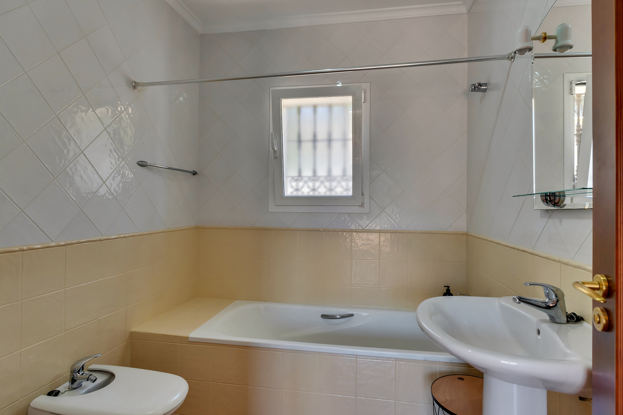 Villa for sale in Orba