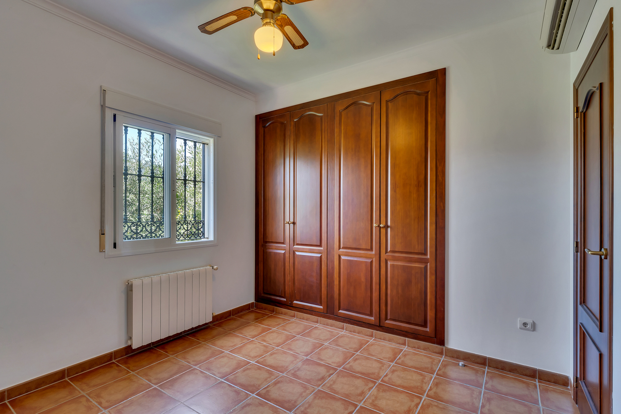Villa for sale in Orba