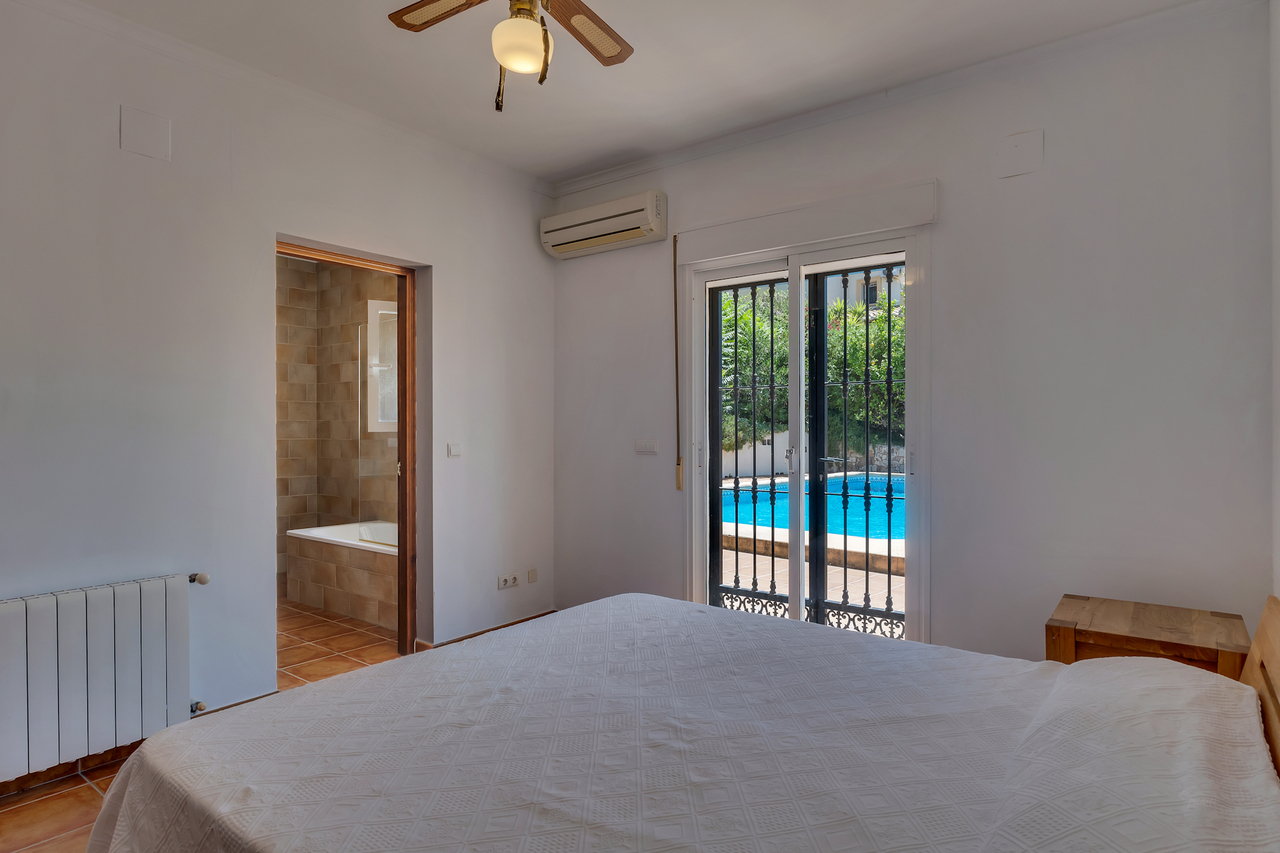 Villa for sale in Orba